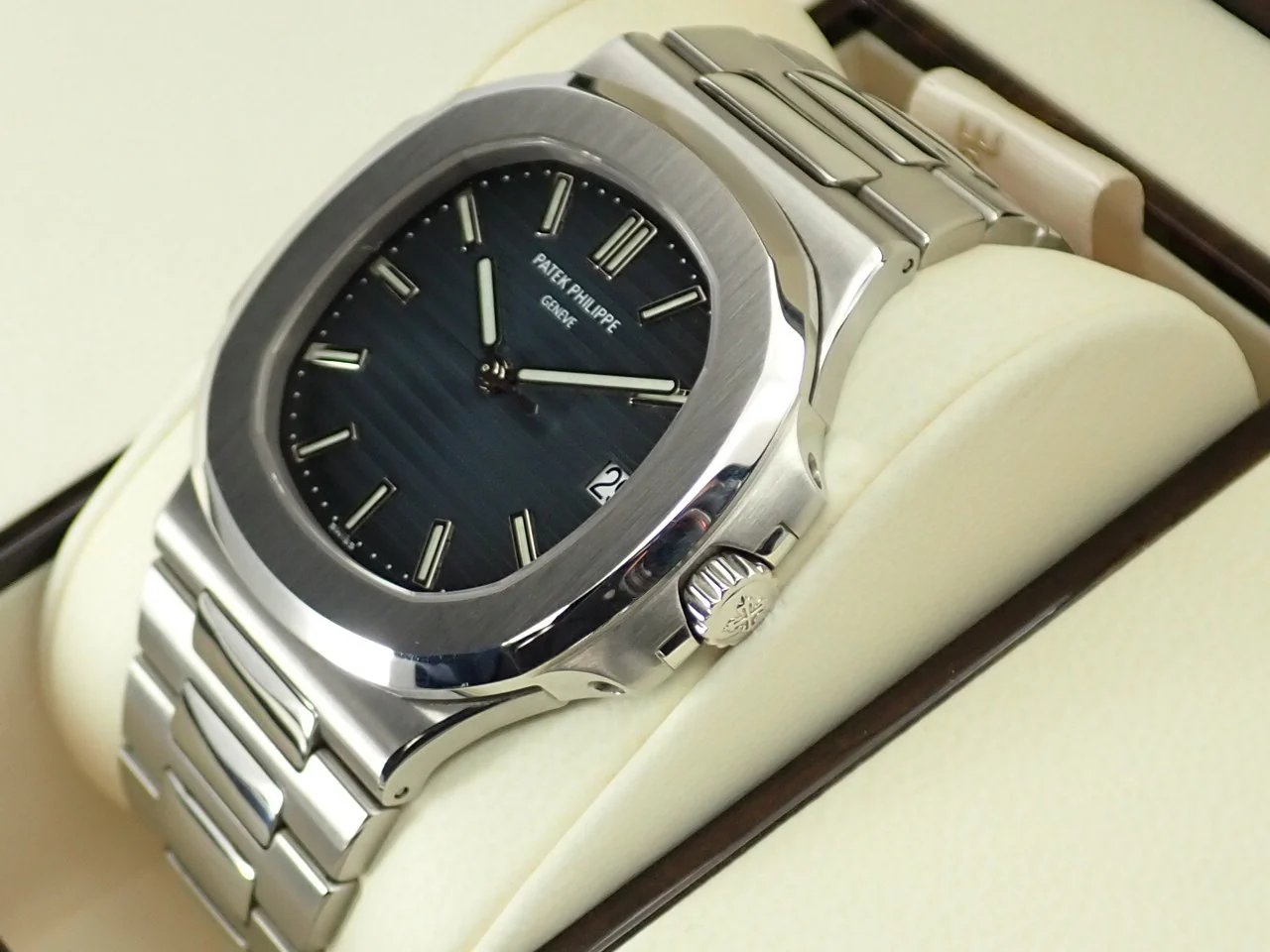 パテックフィリップ ノーチラス Ref.5711/1A-001 ステンレススチール ブルー文字盤 - Image 4