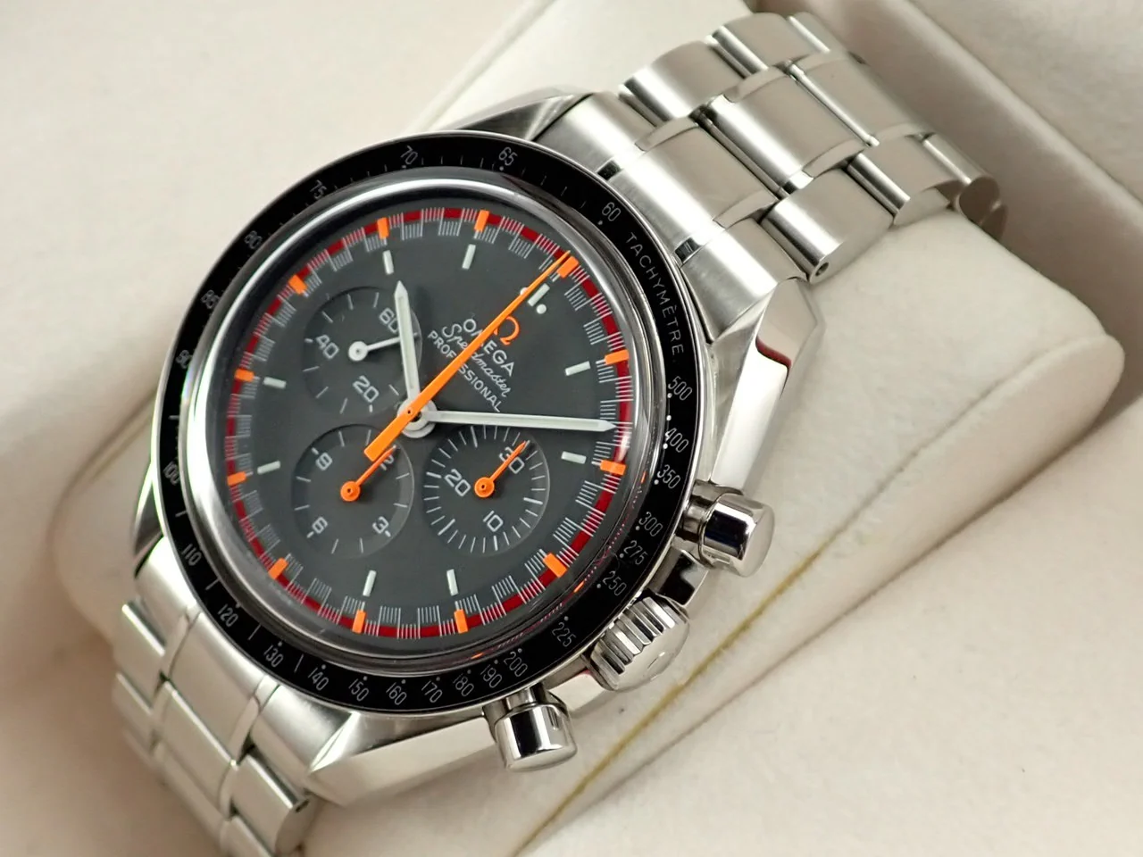 オメガ スピードマスター プロフェッショナル レーシング Ref.3570.4 グレー文字盤 中古 7V3A0L2A - Image 5