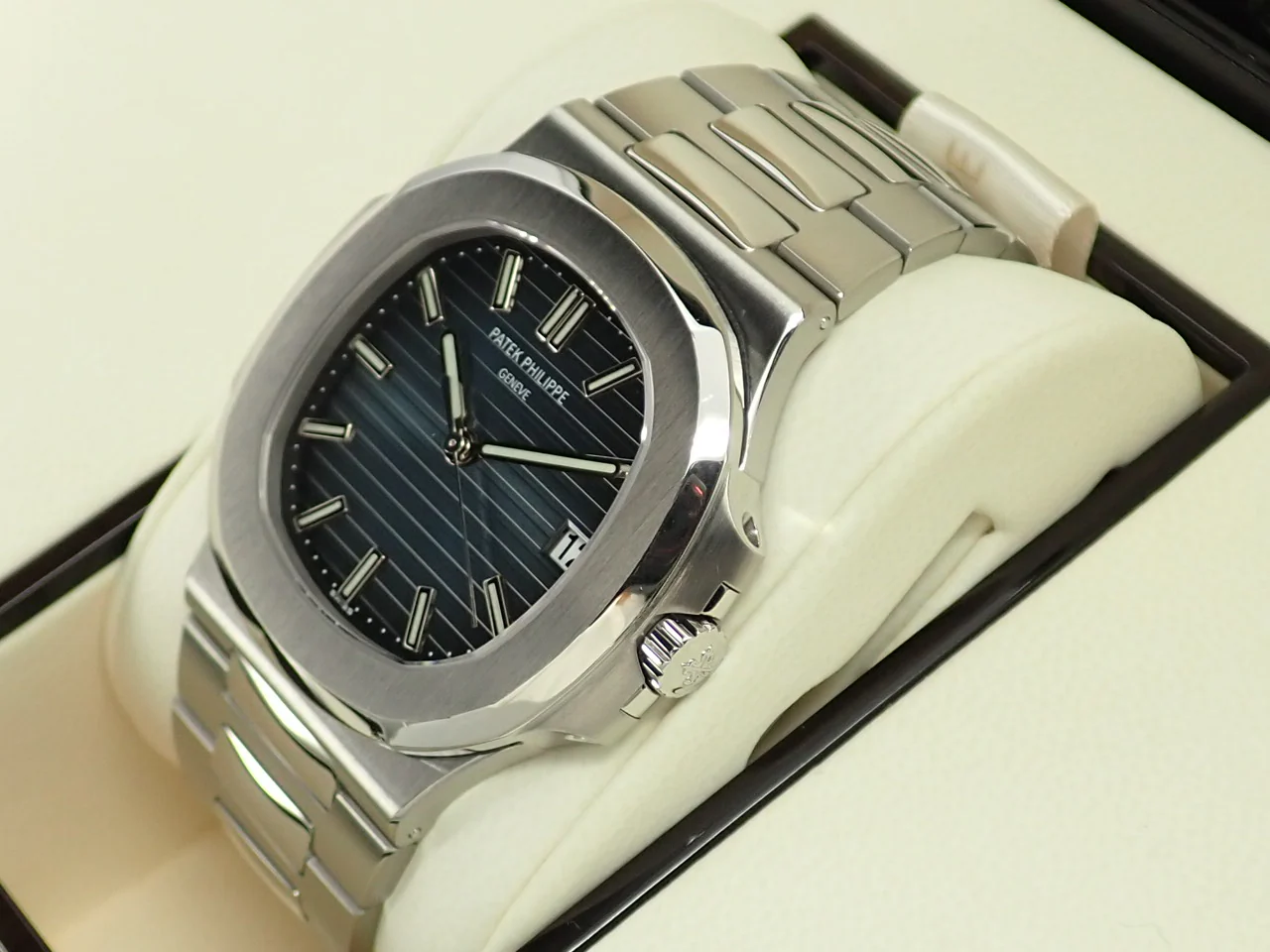 パテックフィリップ ノーチラス Ref.5711/1A-010 ステンレススチール ブルー文字盤 - Image 4
