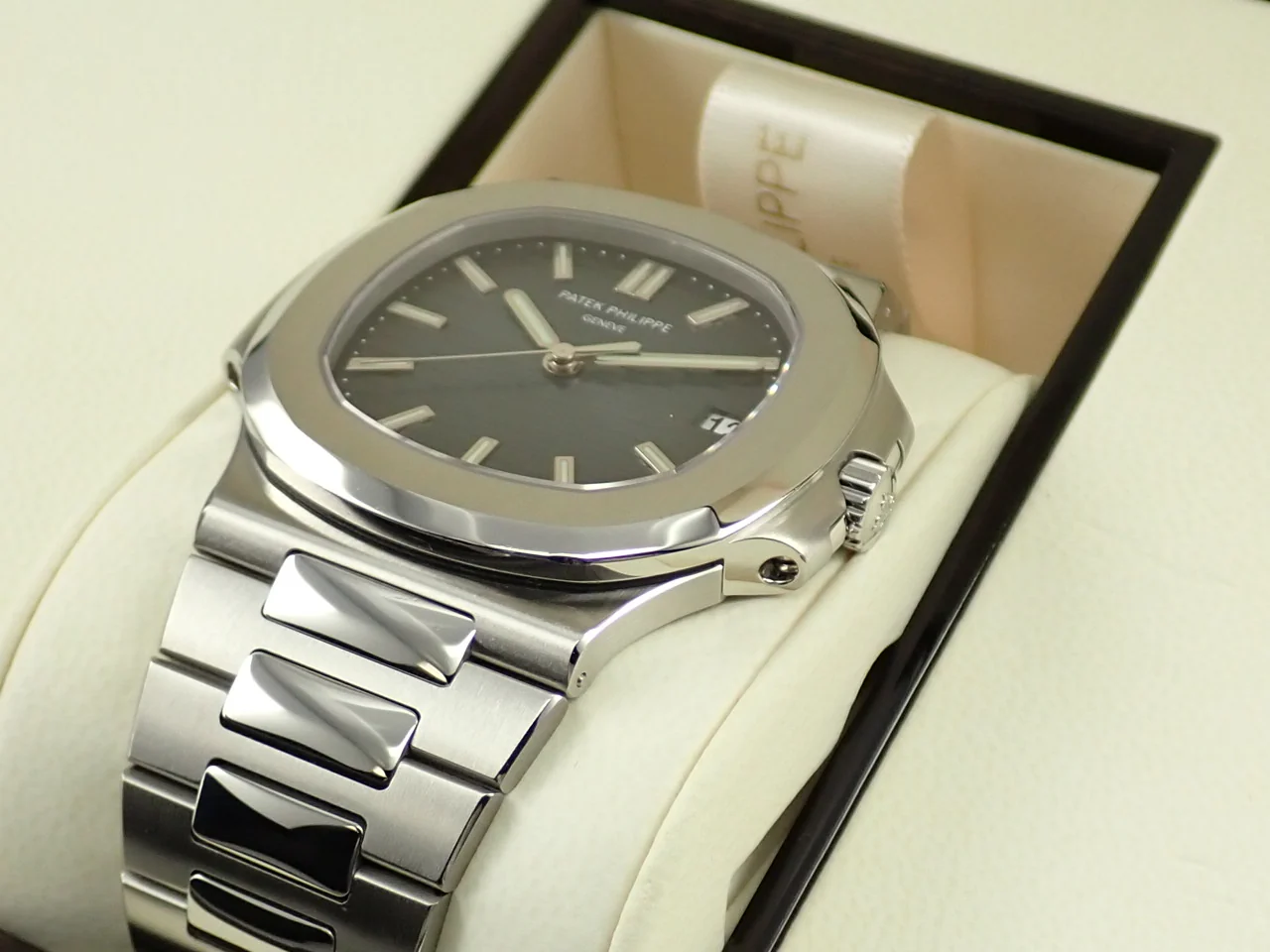 パテックフィリップ ノーチラス Ref.5711/1A-010 ステンレススチール ブルー文字盤 - Image 6