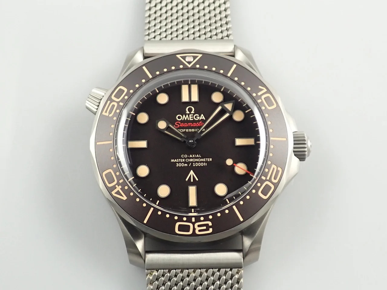 オメガ シーマスター ダイバー 300M コーアクシャル マスター クロノメーター 42MM Ref.210.92.42.20.01.001 ブラウン文字盤 中古 KJH3K607 - Image 3