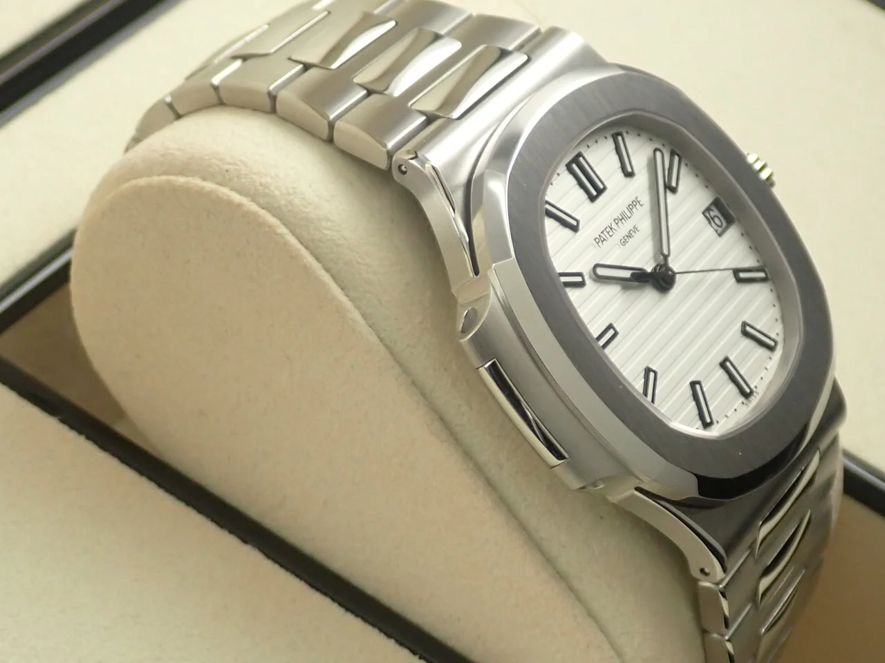 パテックフィリップ ノーチラス Ref.5711/1A-011 ステンレススチール ホワイト文字盤 - Image 5