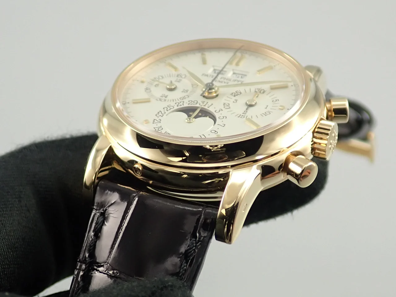 パテックフィリップ パーペチュアルカレンダー クロノグラフ Ref.3970EJ-051 イエローゴールド シルバー文字盤 - Image 6